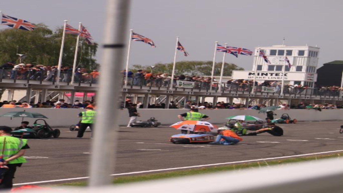 KDC Projects sponsors Lytchett Minster School’s Minster Motors Greenpower racing team